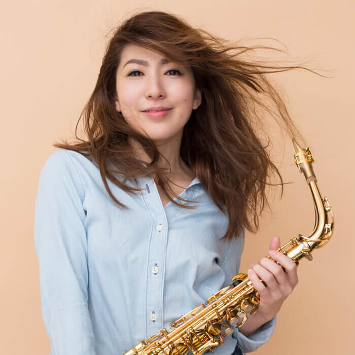 サックス奏者｜小林香織 Kaori Kobayashi ｜アーティストガイド SAX ONLINE